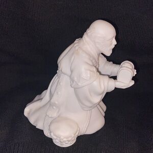Avon Vintage Christmas Nativity Magi Melchior White Porcelain Bisque Fig 1982